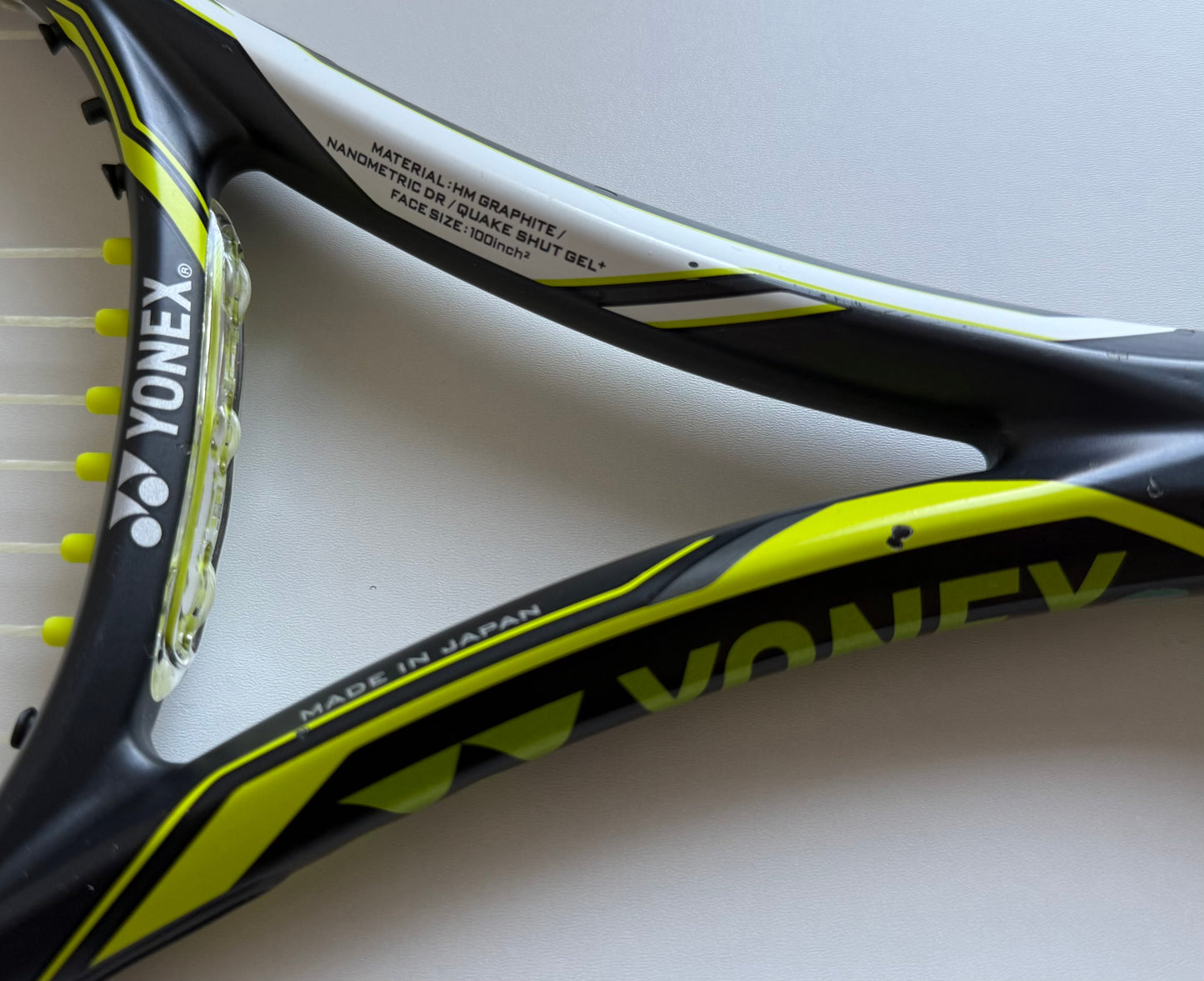Yonex EZONE DR100