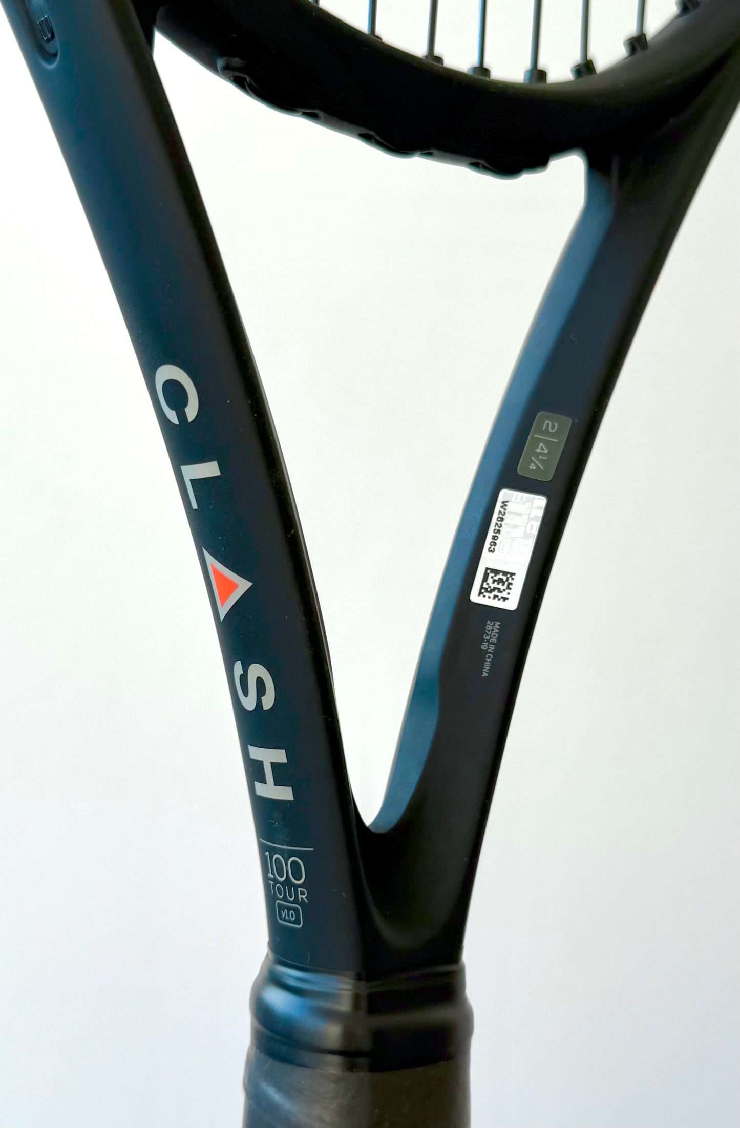 Wilson Clash 100 Tour V1 Tennis Racket