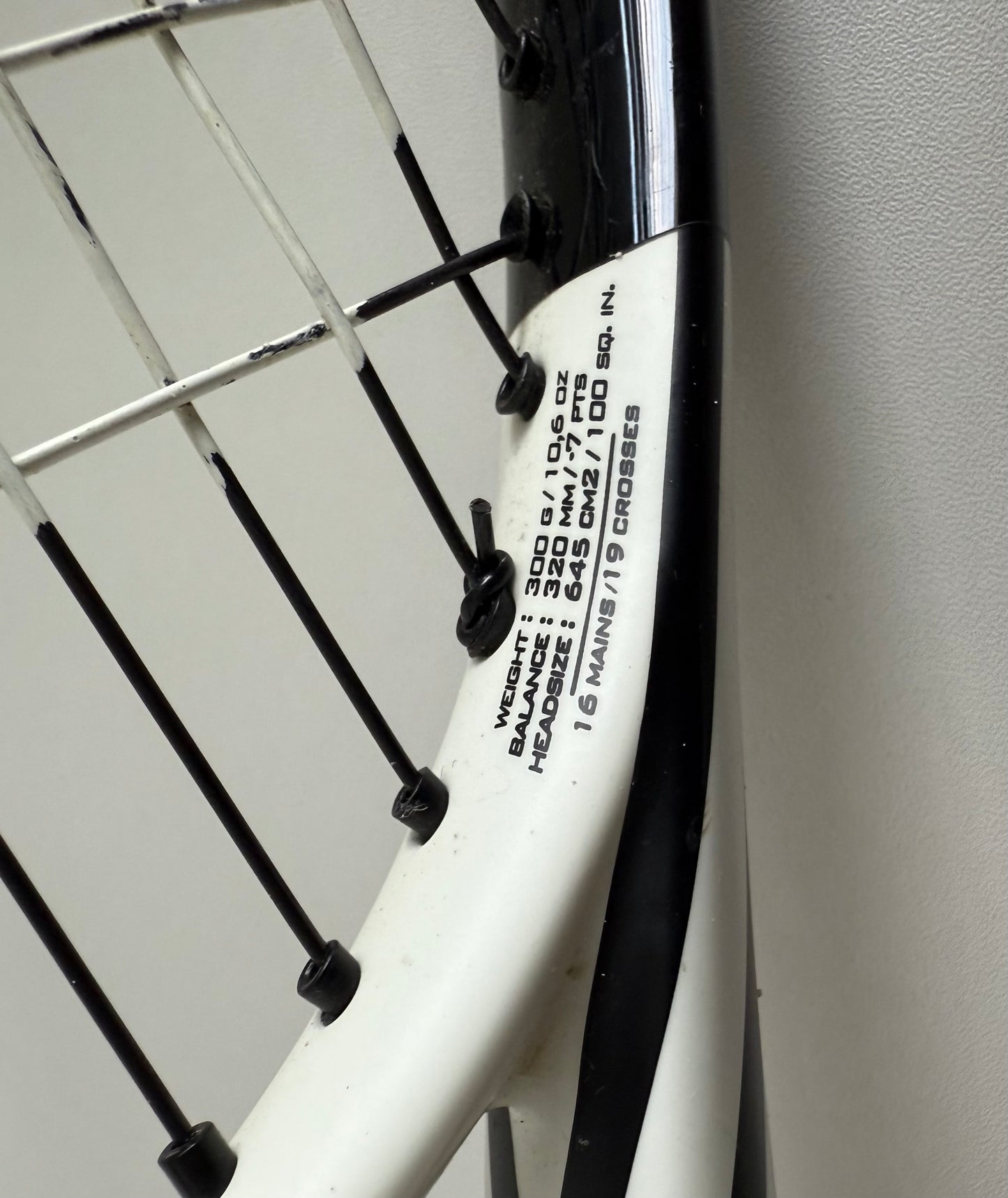 Babolat Aeropro Drive GT Roland Garros