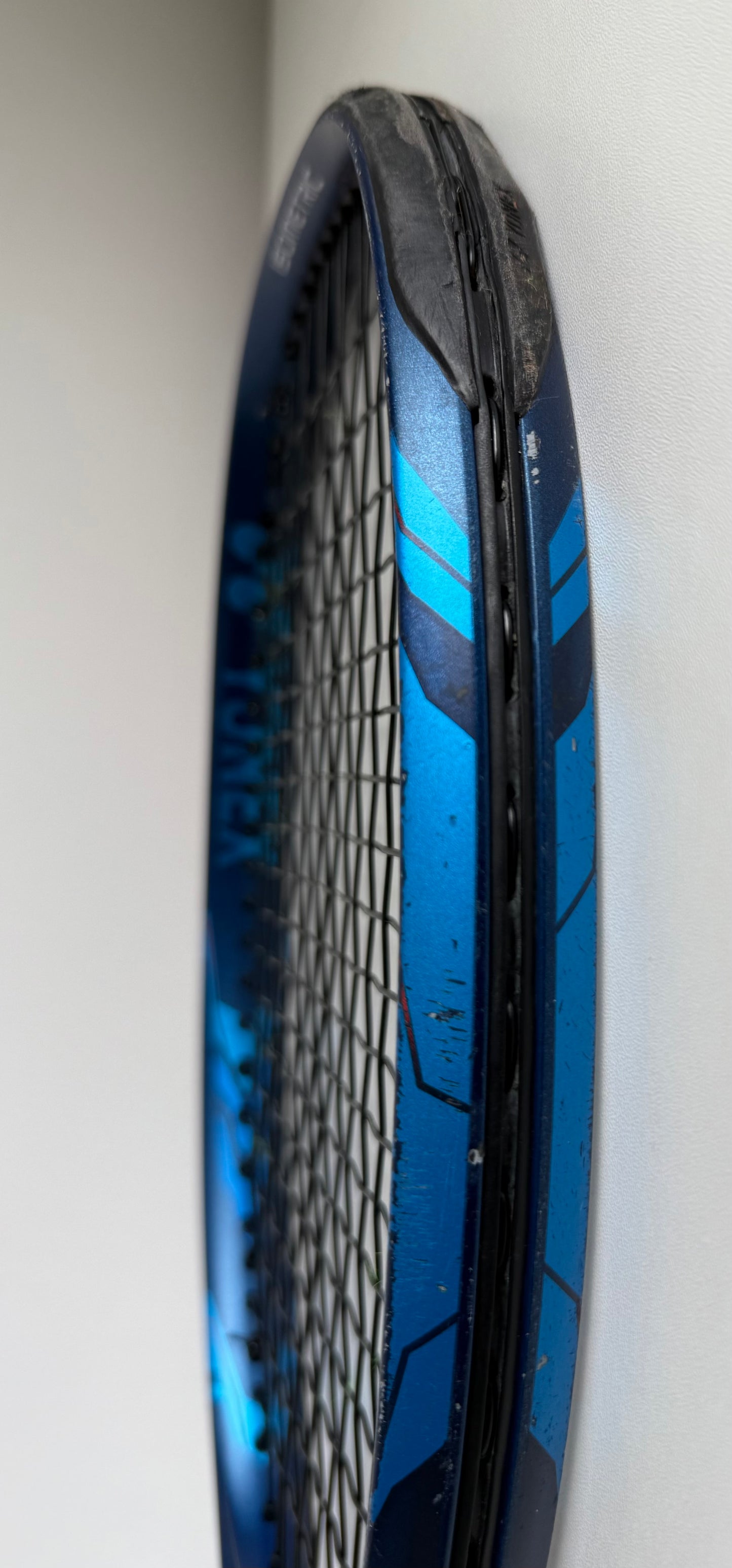 Yonex EZONE 100L (2020)