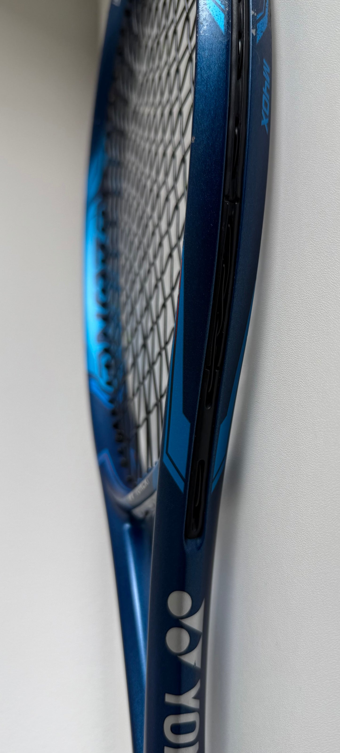 Yonex EZONE 100L (2020)