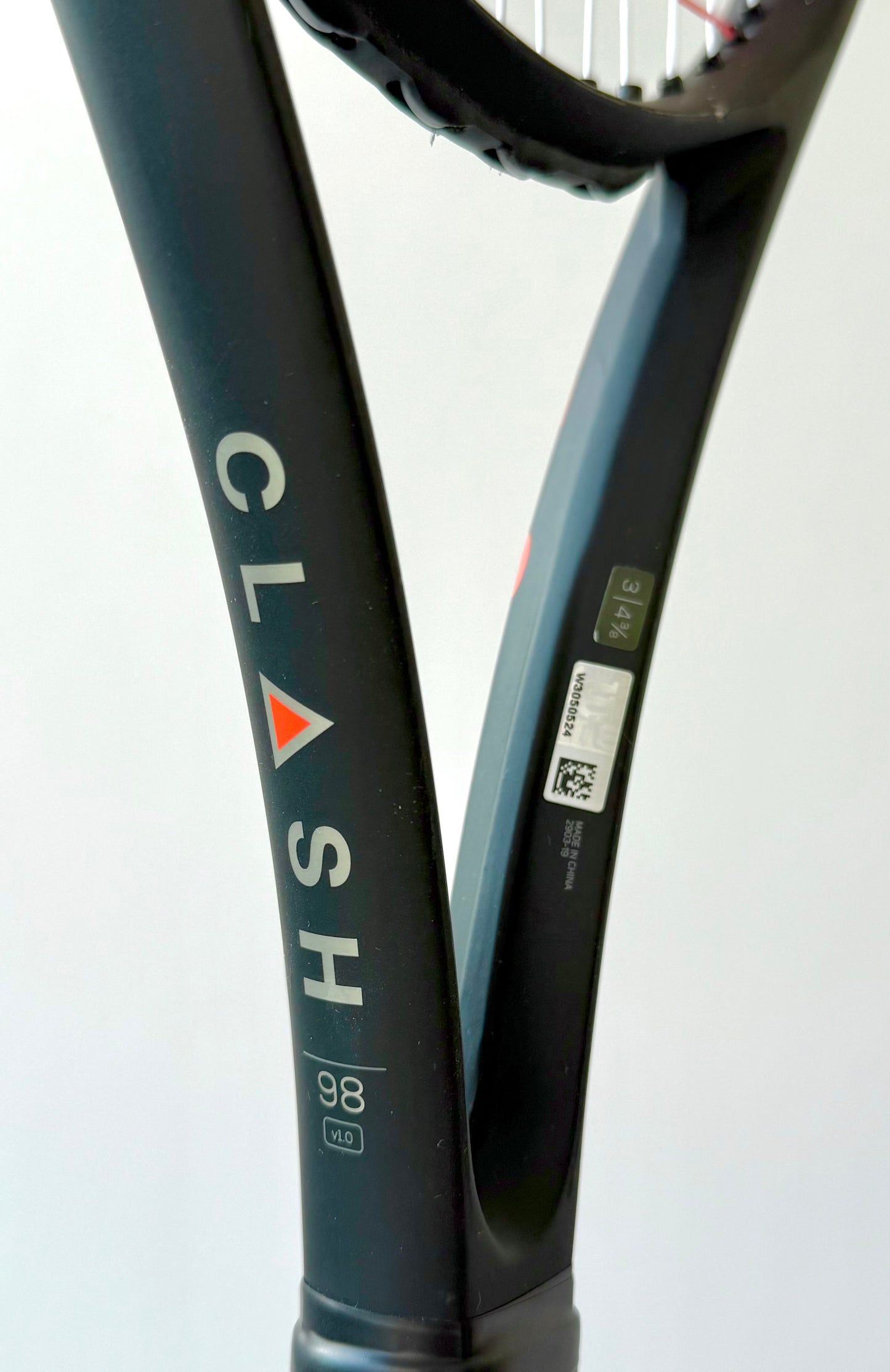 Wilson Clash 98 V1 Tennis Racket