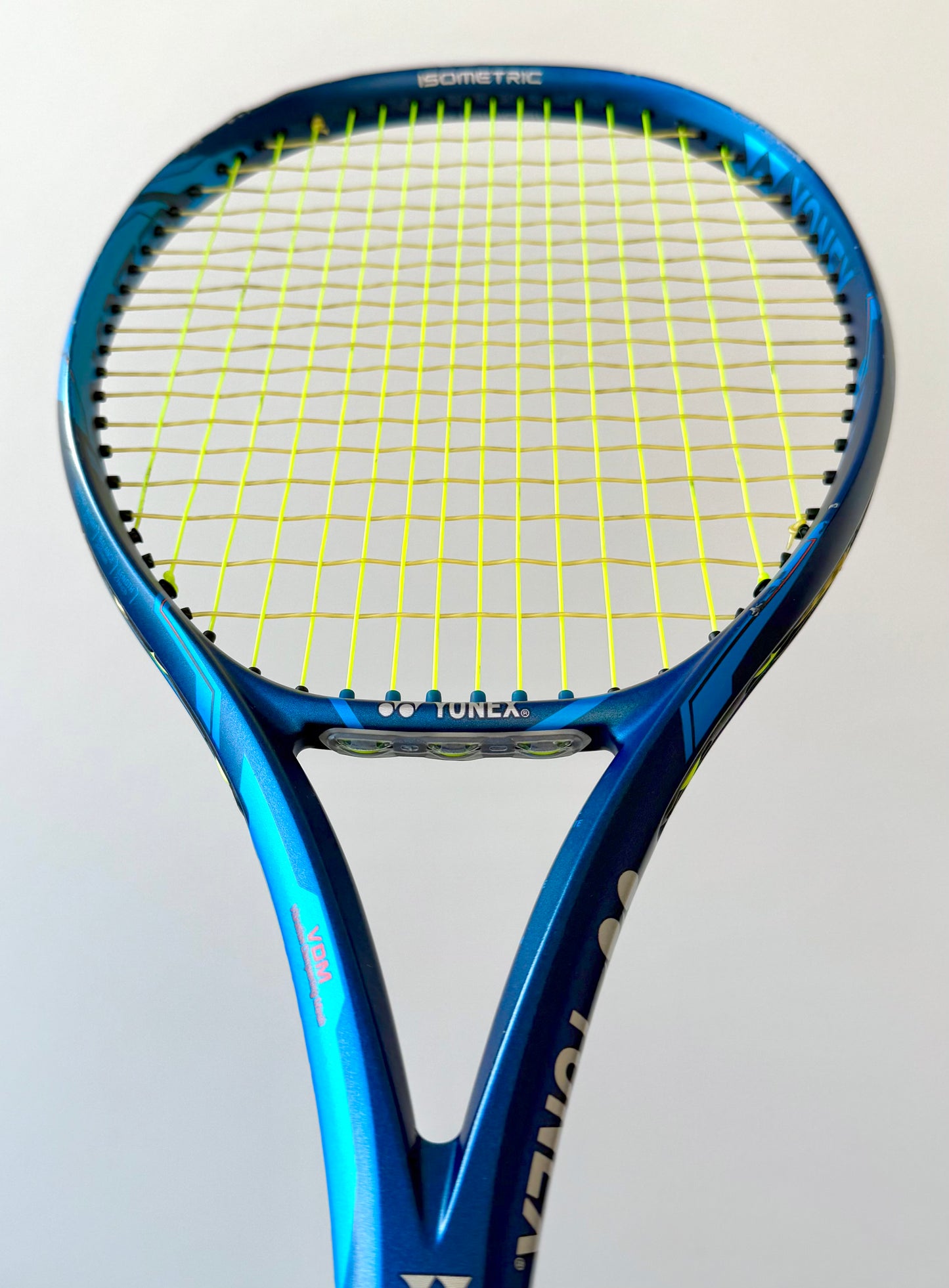 Yonex EZONE 100 (2020)