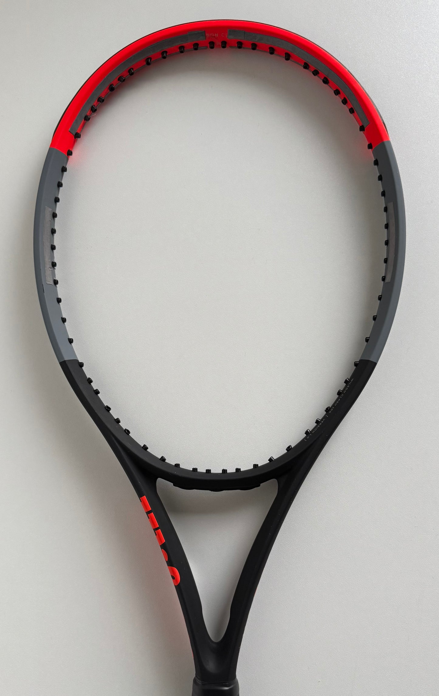 Wilson Clash 100 V1 Tennis Racket