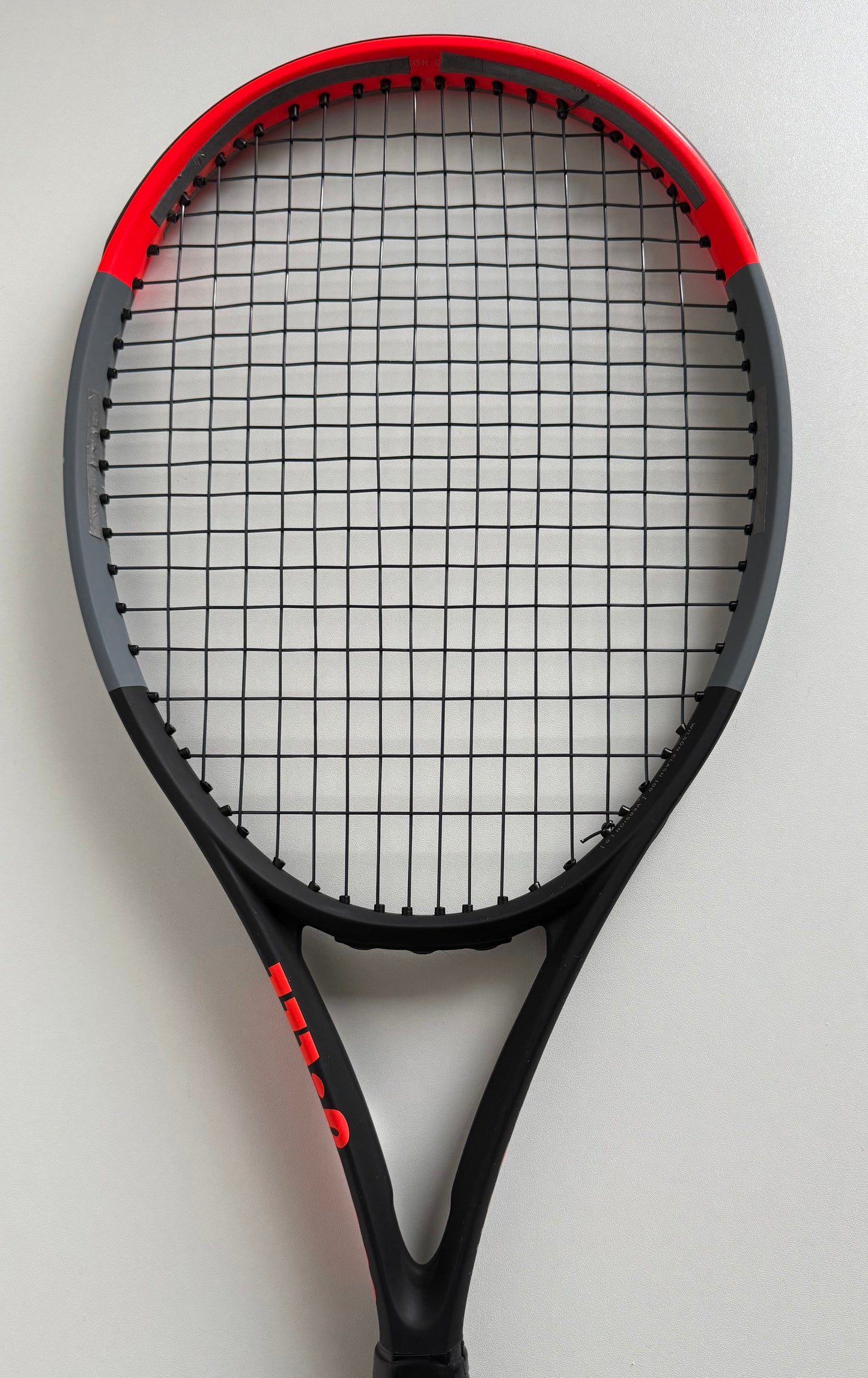 Wilson Clash 100 V1 Tennis Racket