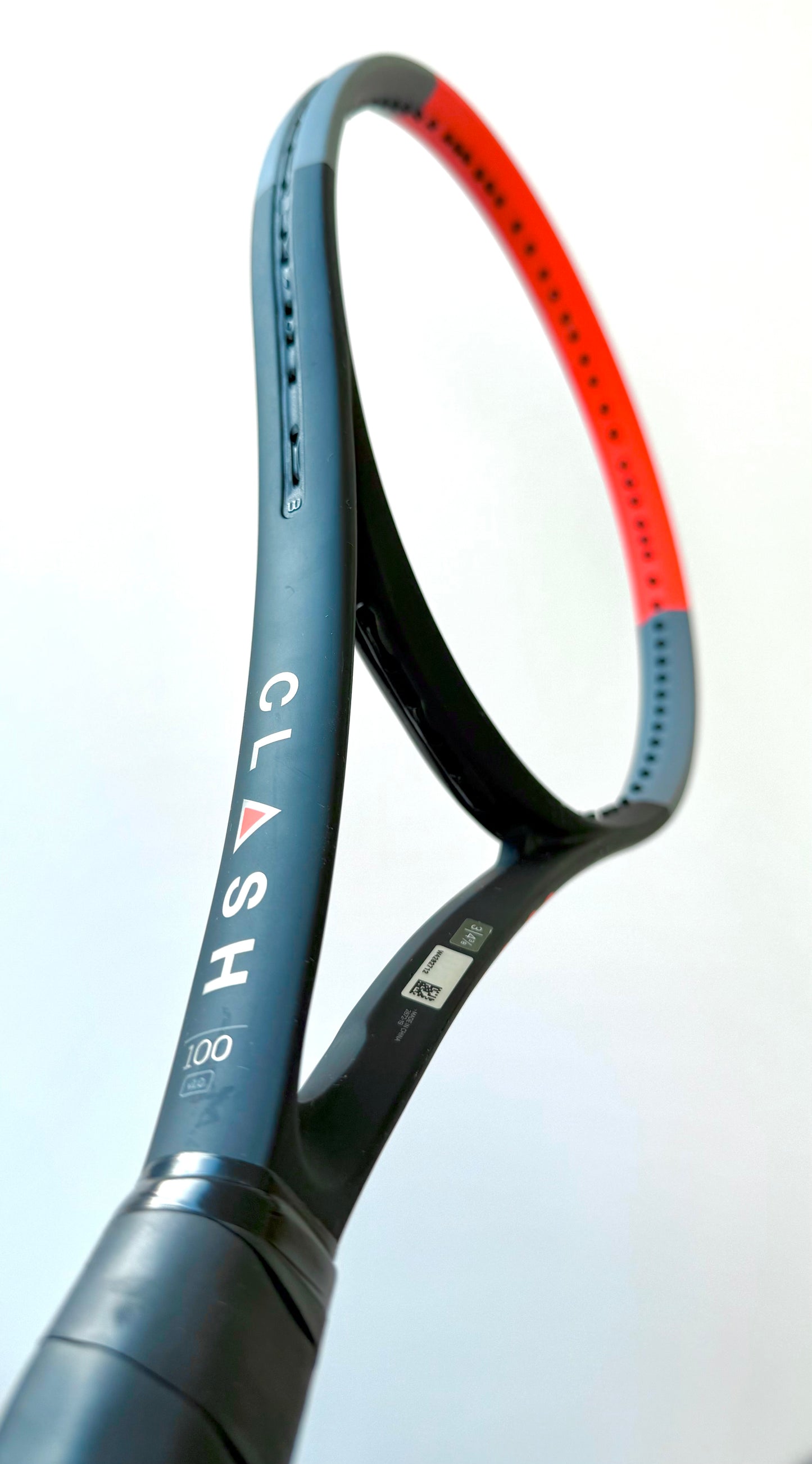 Wilson Clash 100 V1 Tennis Racket