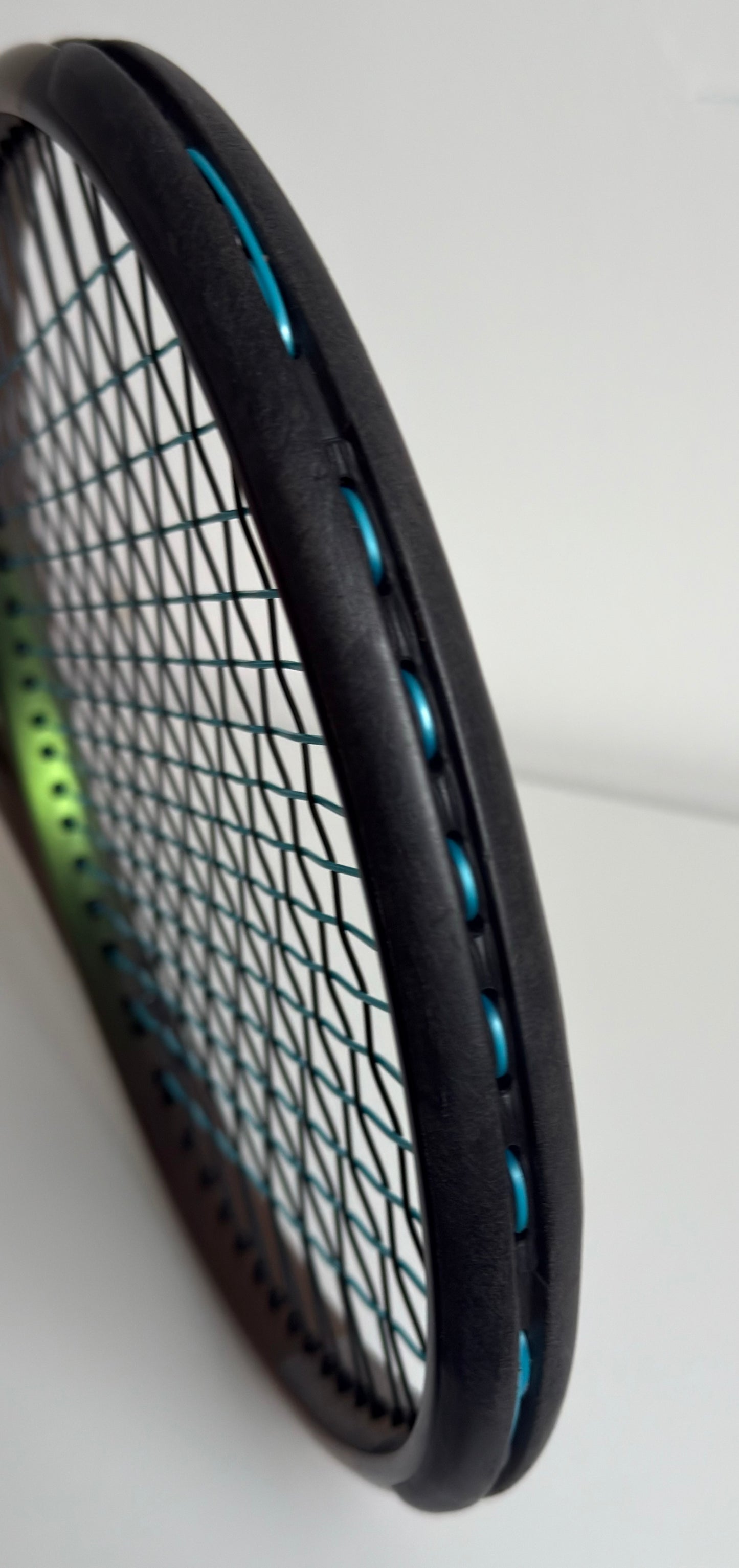 Wilson Blade 100 V8 (16X19)