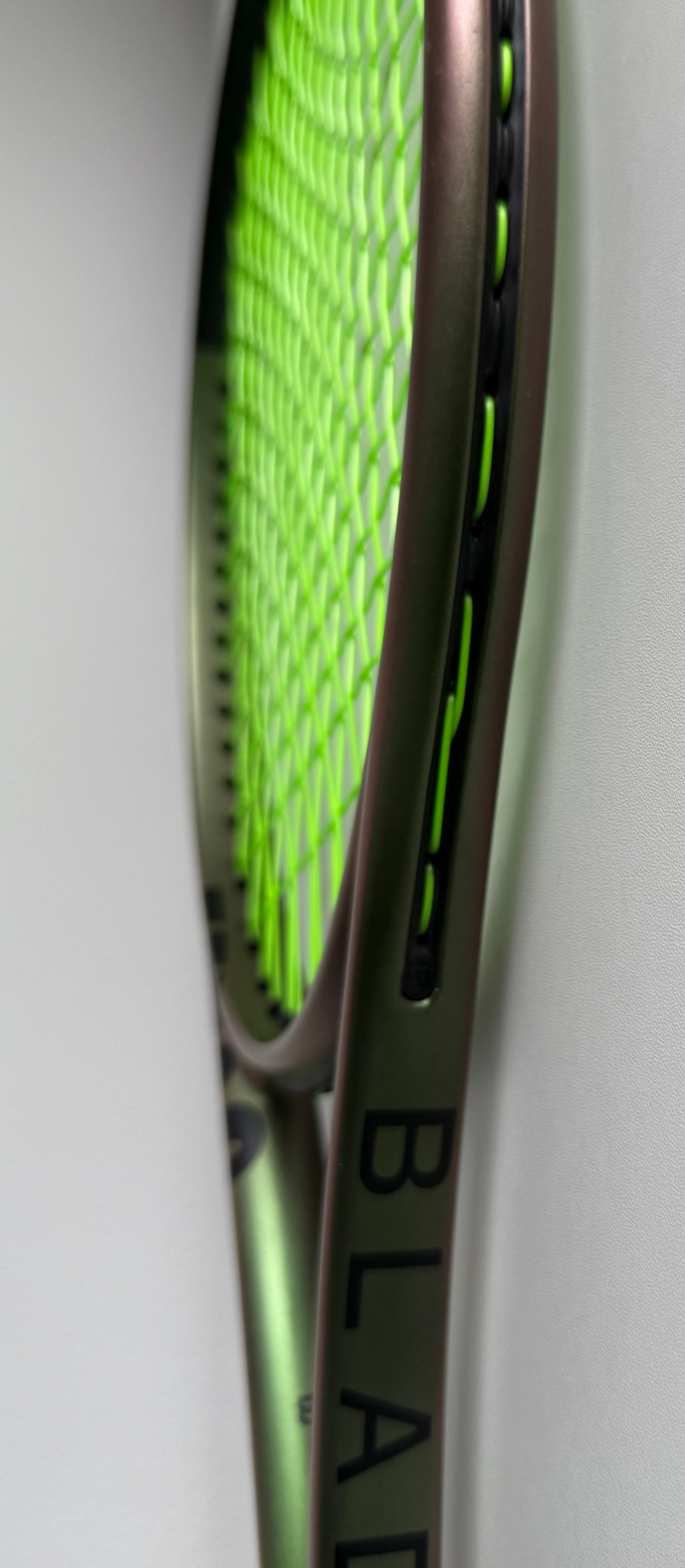 Wilson Blade 100UL V8
