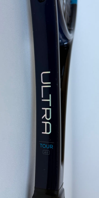 Wilson Ultra Tour V2 Tennis Racket