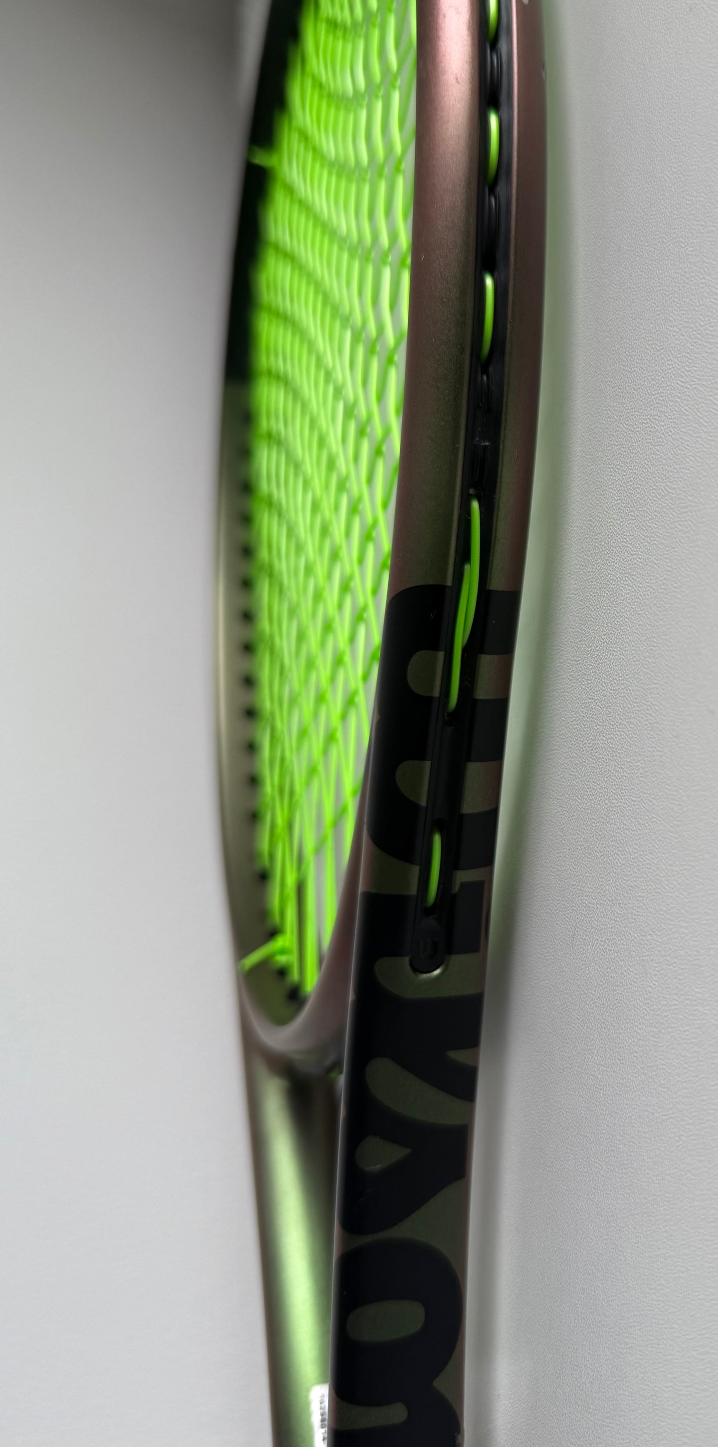 Wilson Blade 100UL V8