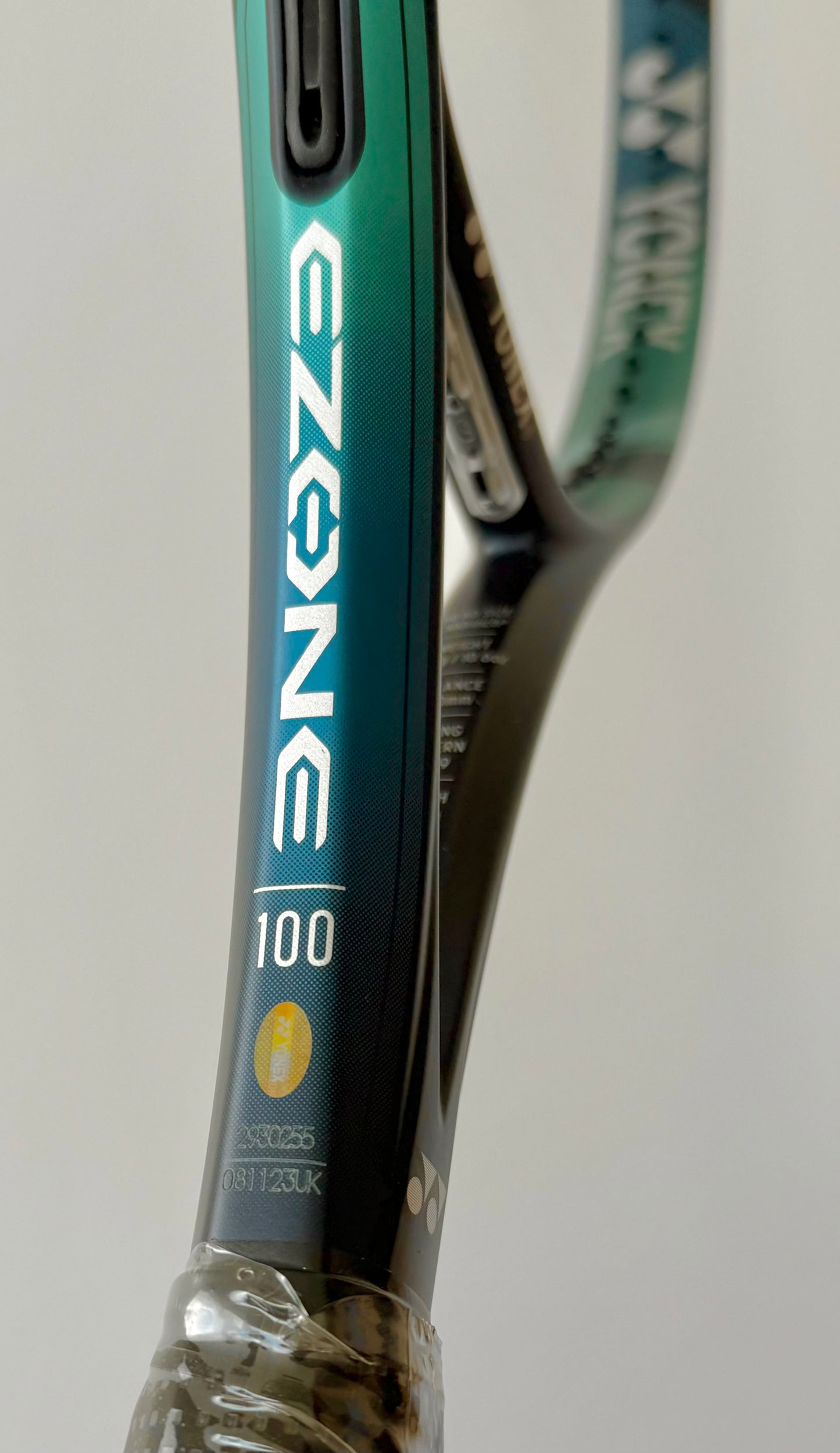Yonex EZONE 100 (2022)