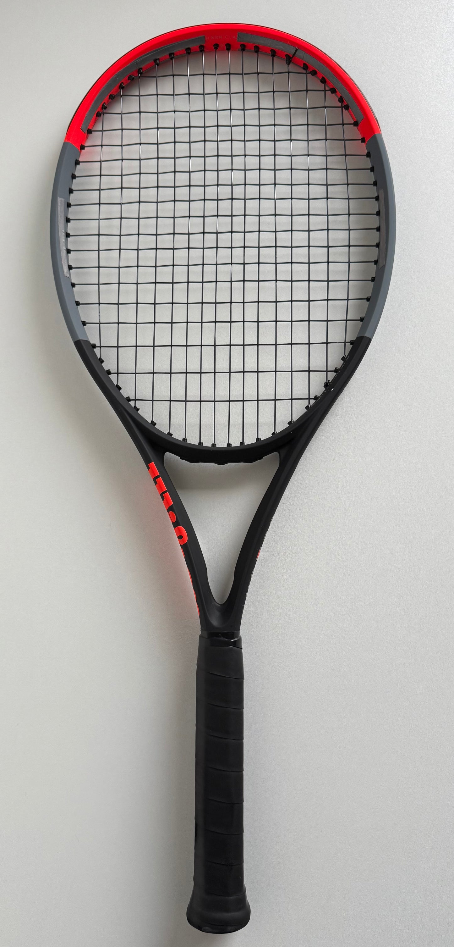 Wilson Clash 100 V1 Tennis Racket