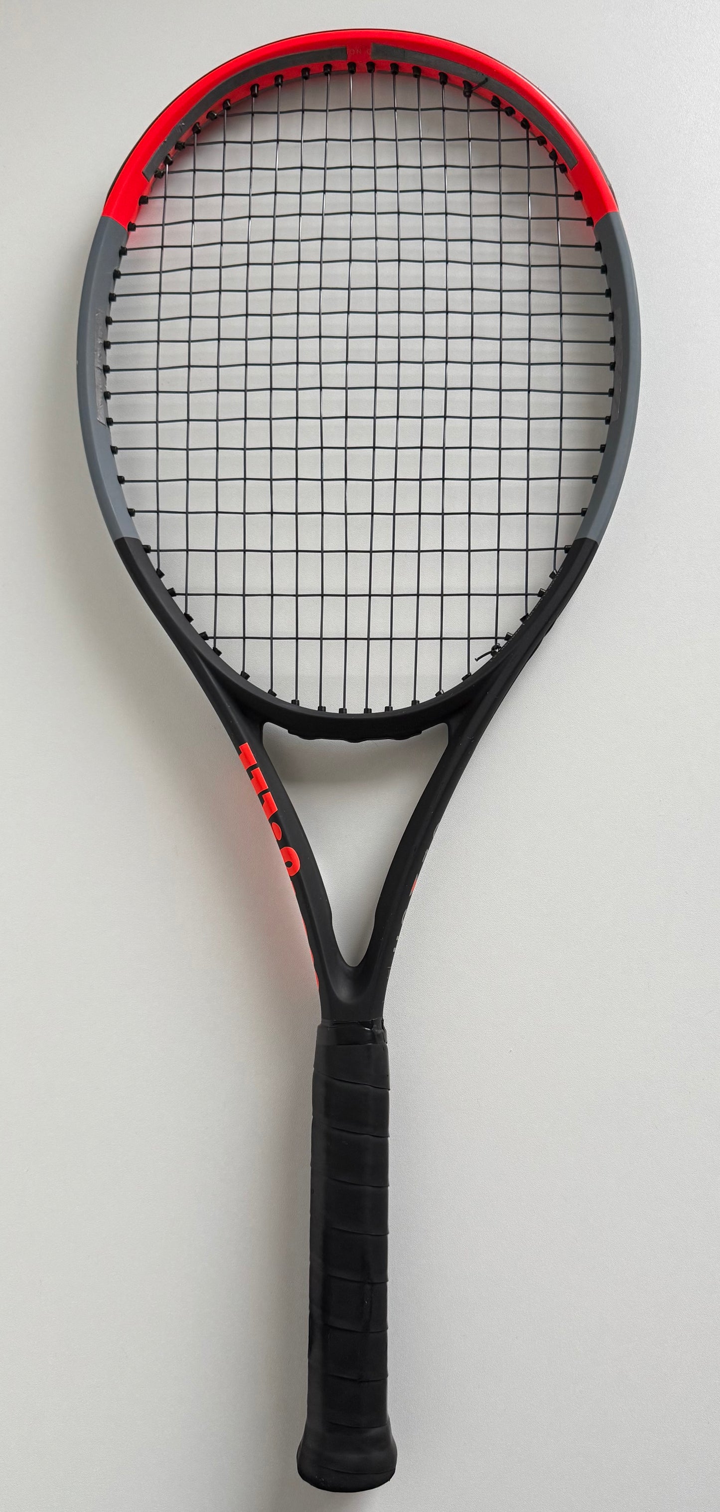 Wilson Clash 100 V1 Tennis Racket