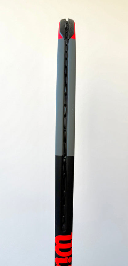 Wilson Clash 100 Tour V1 Tennis Racket