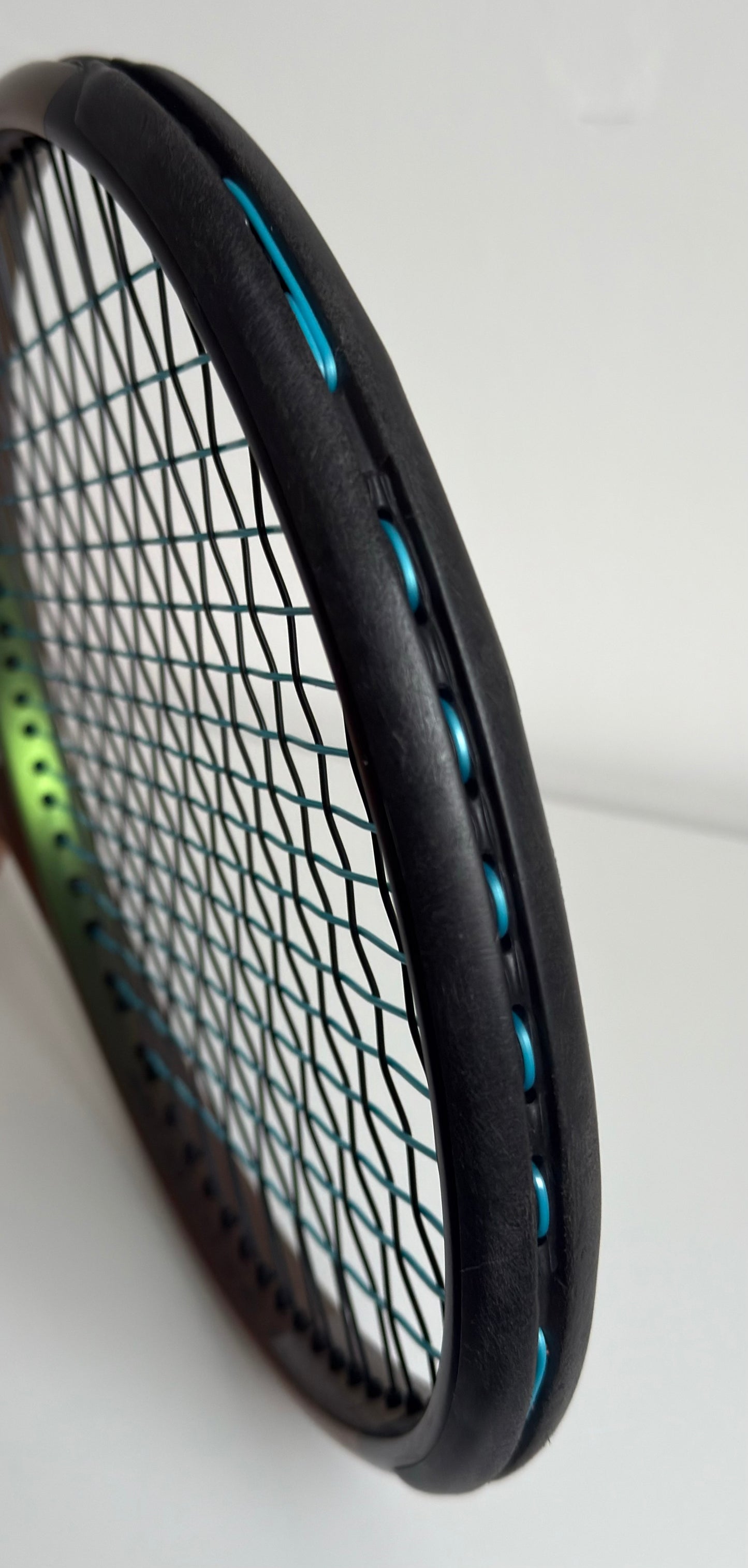 Wilson Blade 100 V8 (16X19)