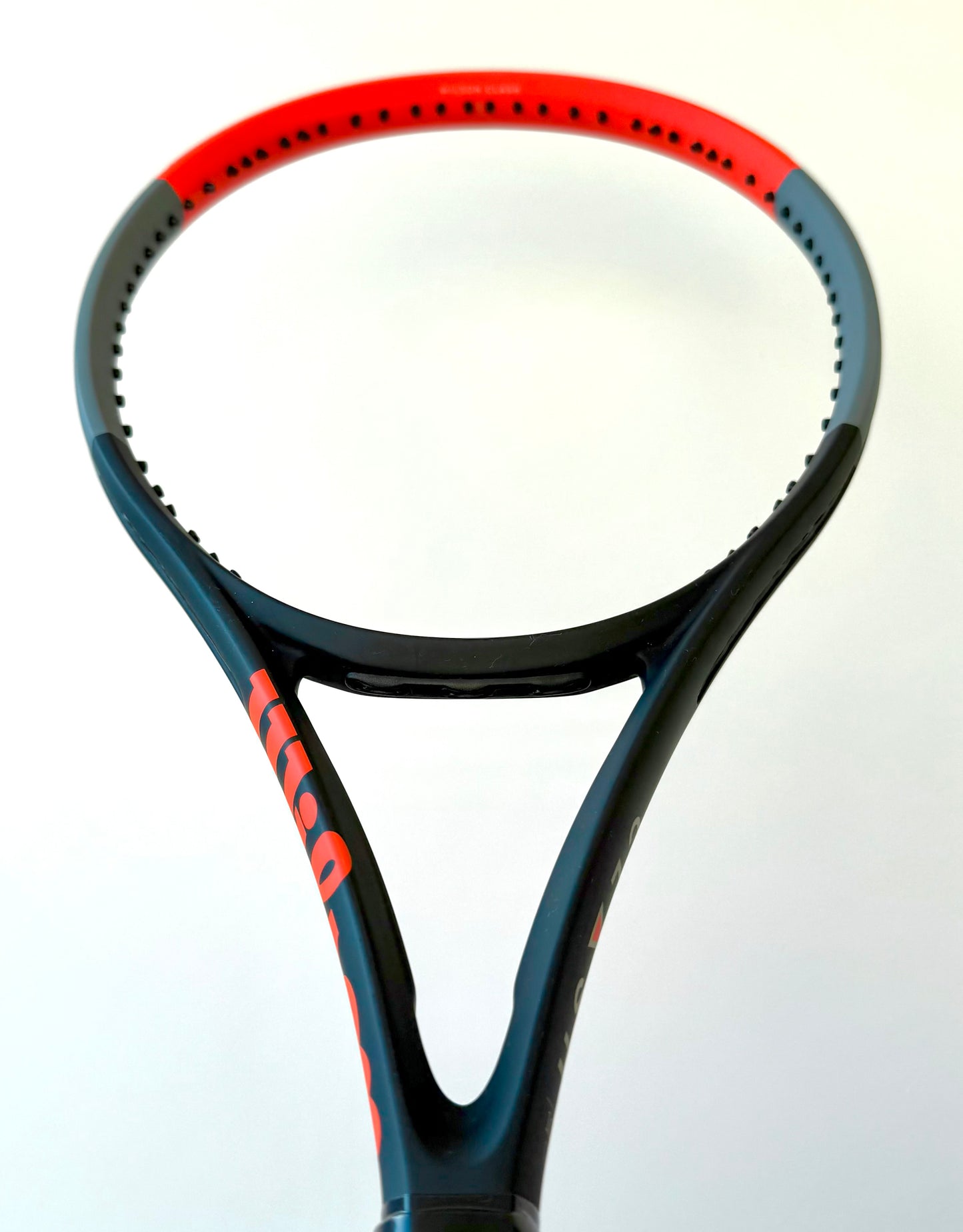 Wilson Clash 100 V1 Tennis Racket