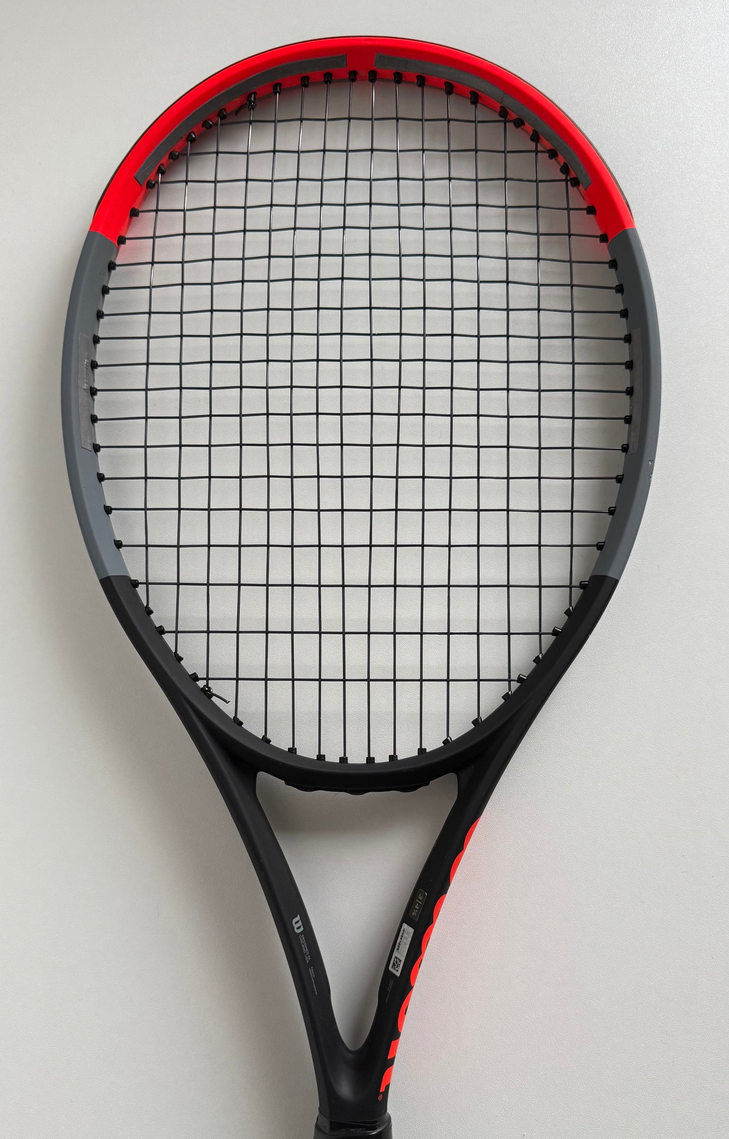 Wilson Clash 100 V1 Tennis Racket