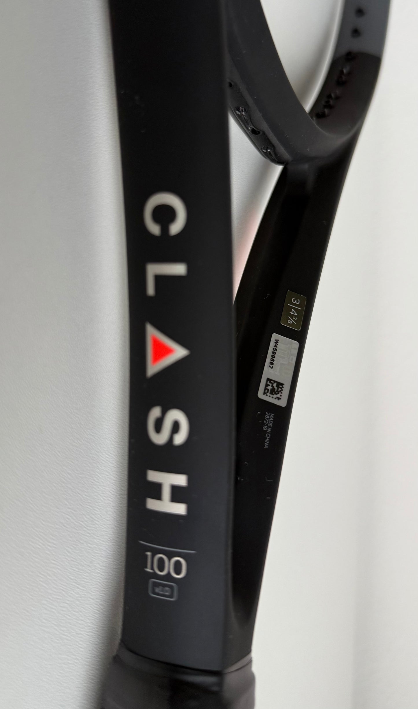 Wilson Clash 100 V1 Tennis Racket