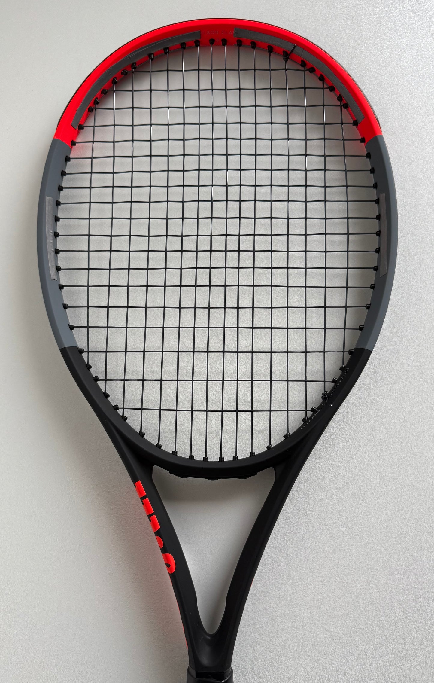 Wilson Clash 100 V1 Tennis Racket